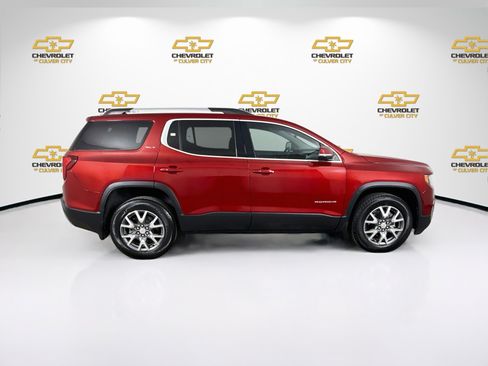 Used 2023 GMC Acadia SLT w/ Technology Package FWD image 9