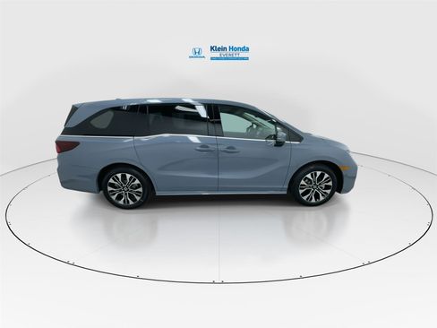 New 2026 Honda Odyssey Elite image 3
