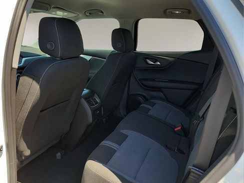 Used 2025 Chevrolet Blazer LT FWD image 9