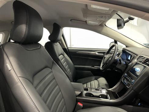 Used 2018 Ford Fusion SE w/ Fusion SE Technology Package AWD/4WD image 15