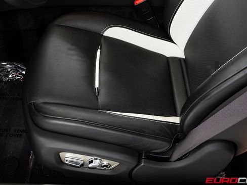 Used 2019 Rolls-Royce Wraith RWD image 39