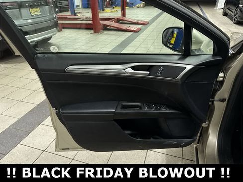 Used 2019 Ford Fusion SE image 28