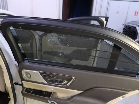 Used 2020 Lincoln Continental Reserve w/ Luxury Package image 37