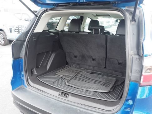 Used 2017 Ford Escape SE w/ SE Sport Appearance Package AWD/4WD image 16