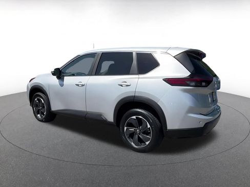 Used 2025 Nissan Rogue SV AWD/4WD image 9