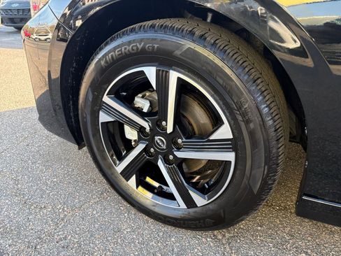 Used 2025 Nissan Sentra SV image 28