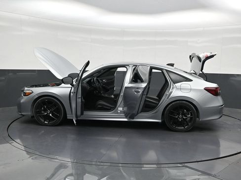 Used 2025 Honda Civic Sport image 32