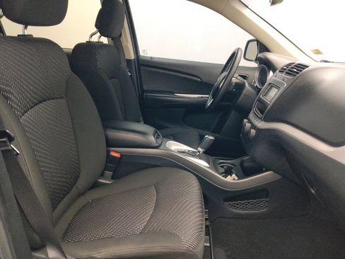 Used 2020 Dodge Journey SE w/ SE Popular Equipment Group FWD image 21