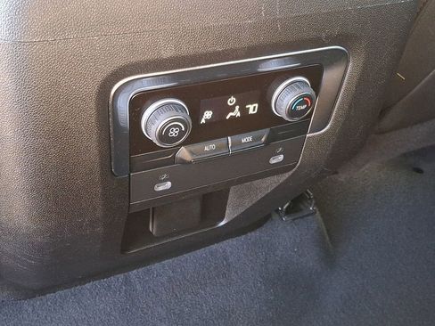 Used 2023 Chevrolet Suburban LT AWD/4WD image 29