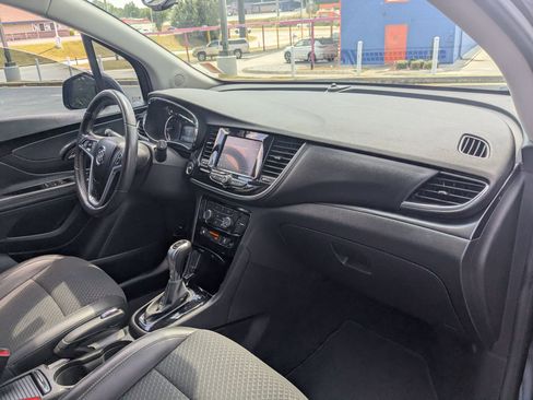 Used 2022 Buick Encore Preferred w/ Safety Package image 27