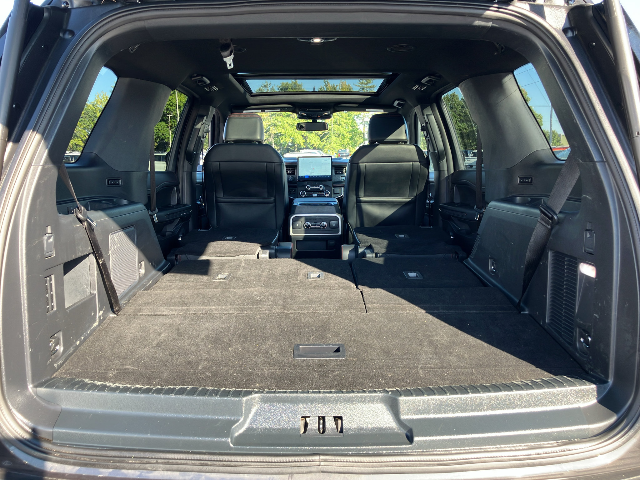 Used 2023 Ford Expedition Limited AWD/4WD image 39