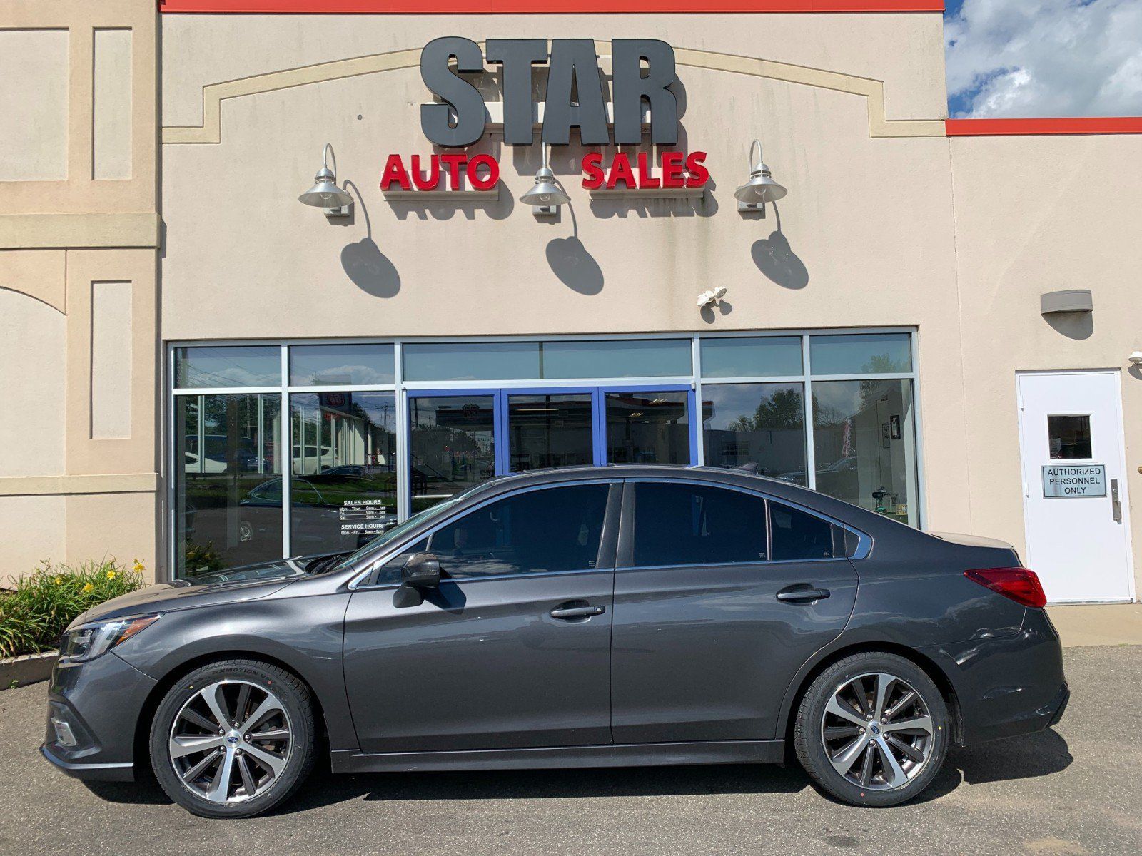 Used 2019 Subaru Legacy 3.6R Limited AWD/4WD image 4