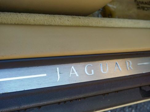Used 2007 Jaguar XK Convertible RWD image 19