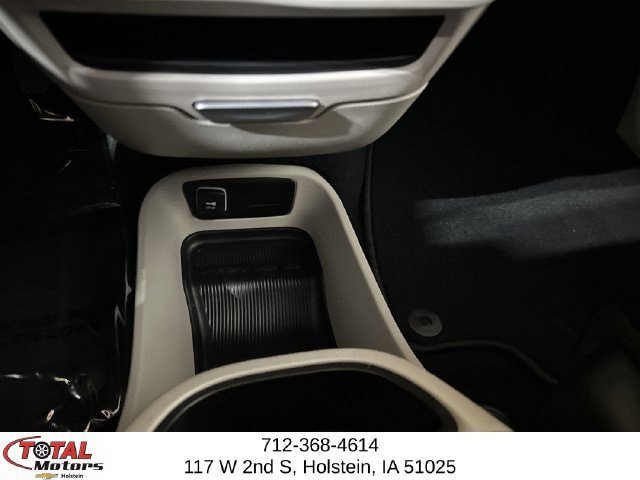 Used 2024 Chrysler Pacifica Touring-L FWD image 16