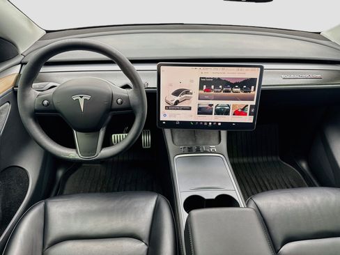 Used 2023 Tesla Model Y Performance AWD/4WD image 15