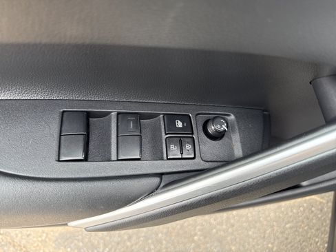 Used 2023 Toyota Corolla Cross LE w/ Moonroof Package AWD/4WD image 11