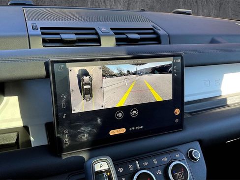 Used 2025 Land Rover Defender 110 S image 14