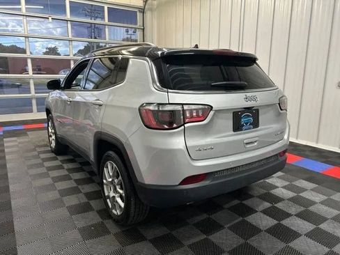 Used 2025 Jeep Compass Limited AWD/4WD image 5