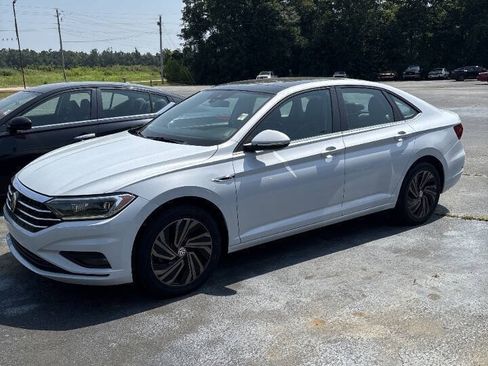 Used 2019 Volkswagen Jetta SEL Premium FWD image 3