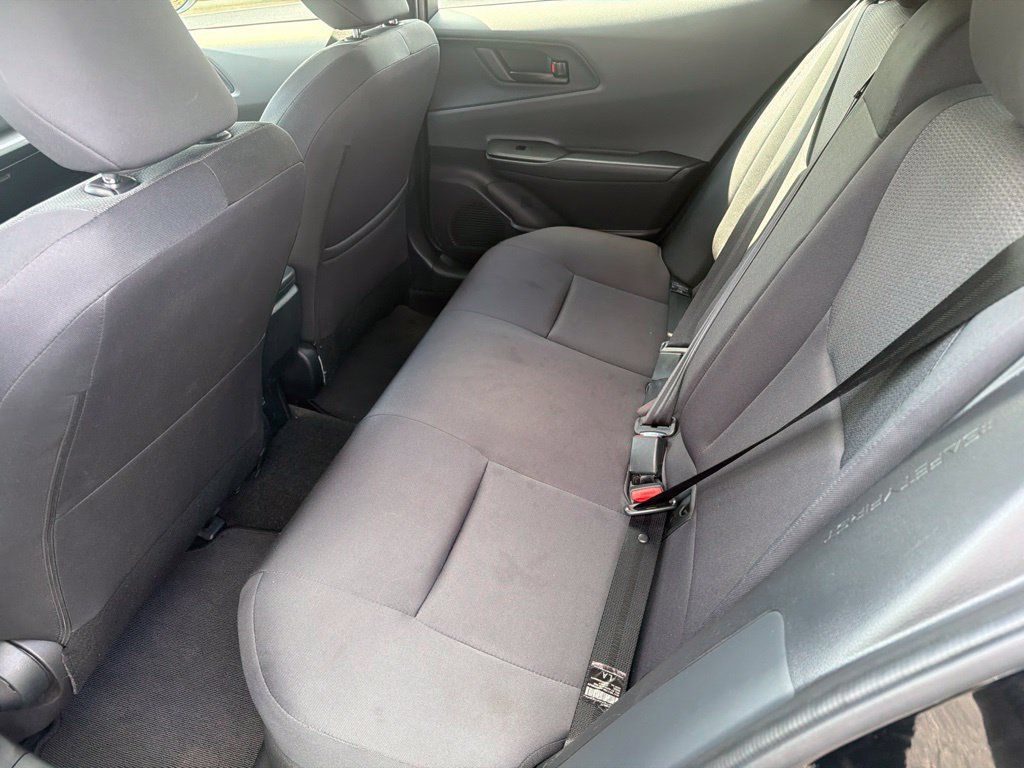 Used 2025 Toyota Prius LE AWD/4WD image 10