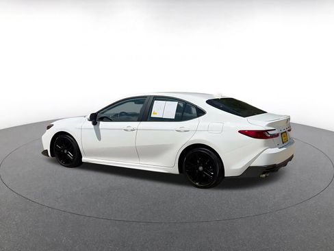 Used 2026 Toyota Camry SE FWD image 8