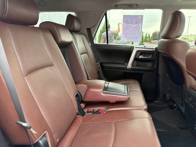 Used 2015 Toyota 4Runner Limited AWD/4WD image 34