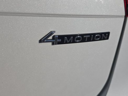 Used 2024 Volkswagen Tiguan SEL R-Line AWD/4WD image 4