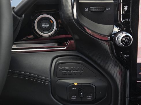 New 2026 RAM 2500 Limited AWD/4WD image 12