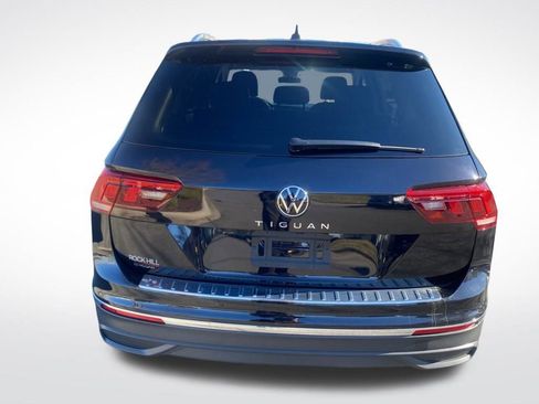 Used 2024 Volkswagen Tiguan SE image 6