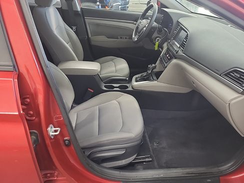 Used 2017 Hyundai Elantra SE FWD image 11