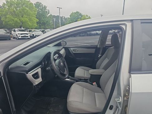 Used 2014 Toyota Corolla LE FWD image 6