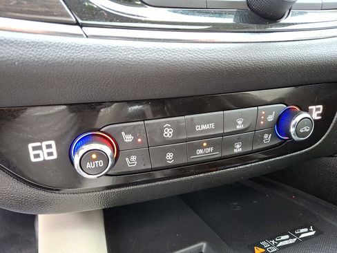 Used 2023 Buick Enclave Premium w/ Experience Buick Package image 19