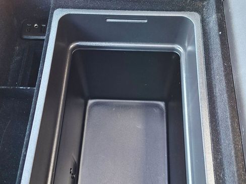 Used 2019 Cadillac Escalade ESV Platinum AWD/4WD image 26
