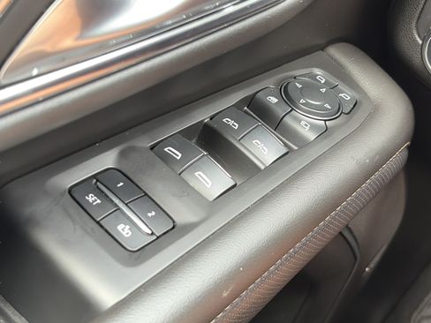 Used 2024 Chevrolet Suburban Premier RWD image 21