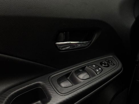 Used 2025 Nissan Versa SV FWD image 20