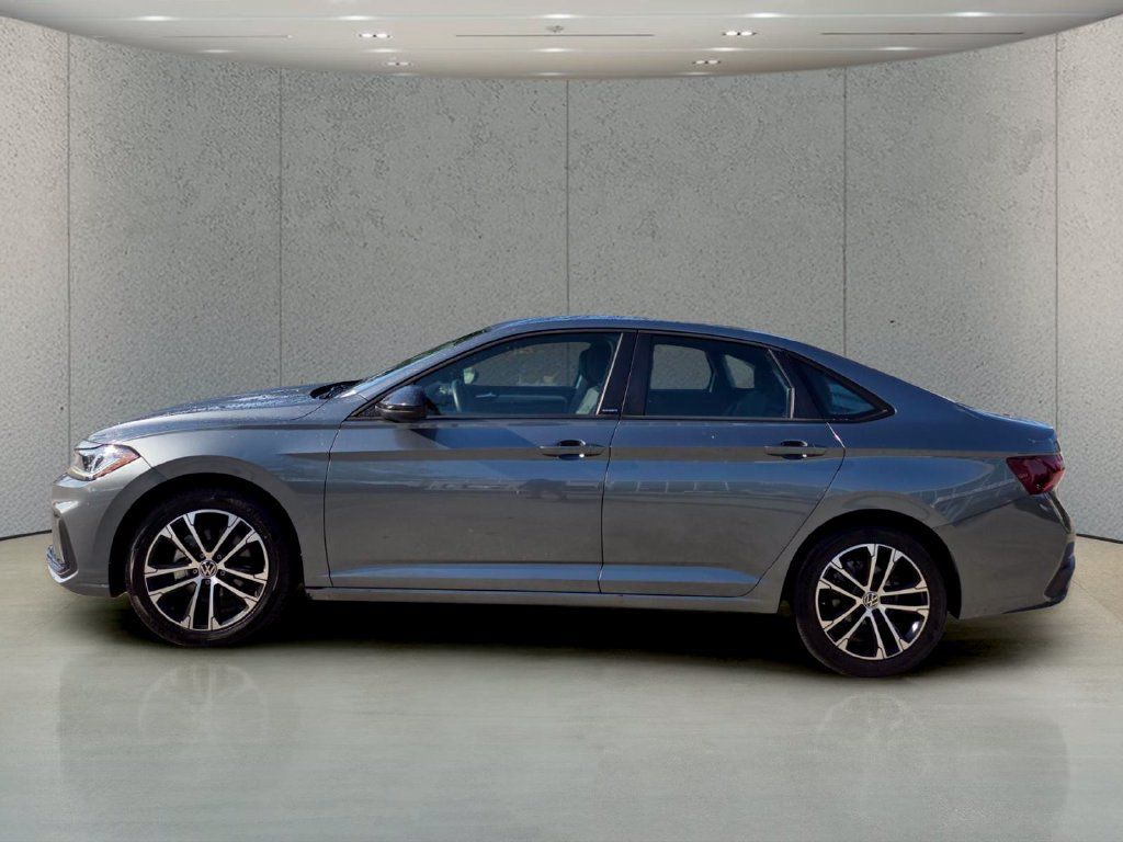 Used 2025 Volkswagen Jetta Sport FWD image 2