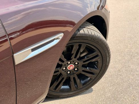 Used 2016 Jaguar XF Premium RWD image 7