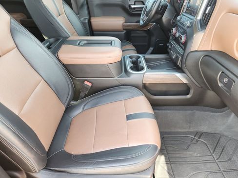 Used 2022 Chevrolet Silverado 1500 High Country w/ Technology Package image 17