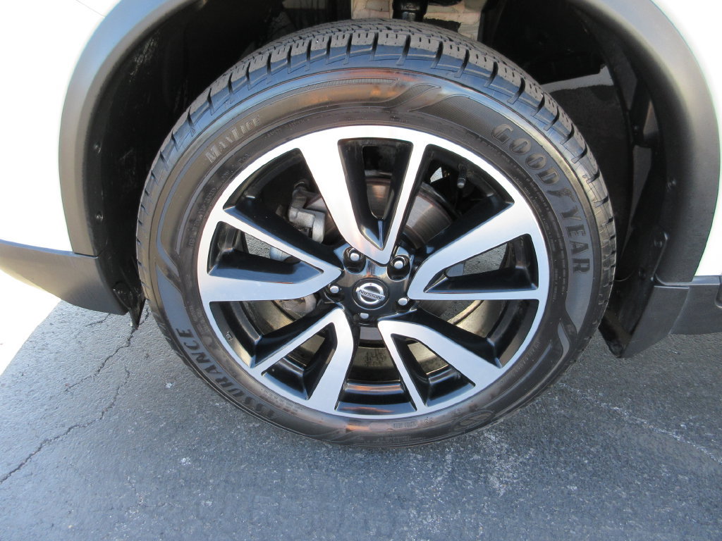 Used 2020 Nissan Rogue SL w/ Premium Package AWD/4WD image 14