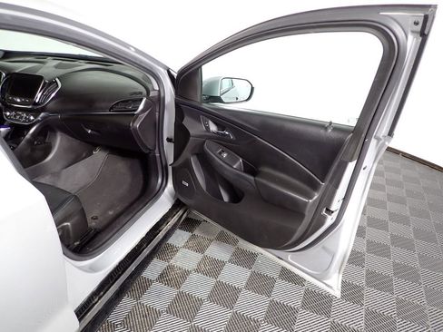 Used 2018 Chevrolet Volt Premier w/ Driver Confidence Package image 32