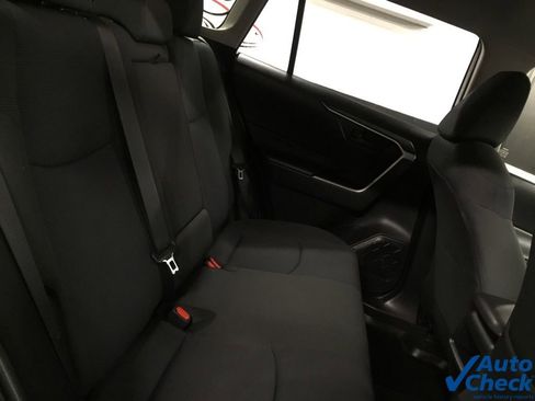 Used 2019 Toyota RAV4 LE image 31
