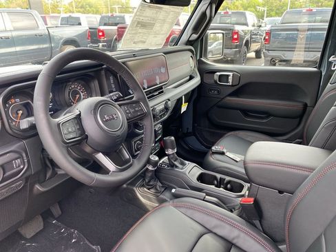 New 2025 Jeep Gladiator Rubicon AWD/4WD image 24
