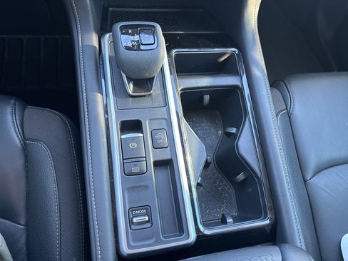 Used 2024 Nissan Pathfinder SL w/ SL Premium Package FWD image 14