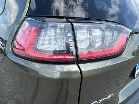Used 2020 Jeep Cherokee Trailhawk w/ Comfort/Convenience Group AWD/4WD image 28