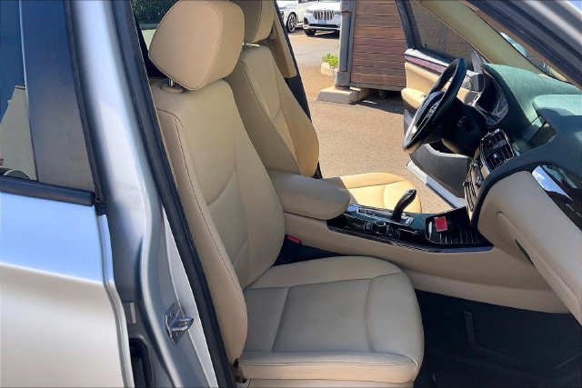 Used 2017 BMW X3 sDrive28i RWD image 8