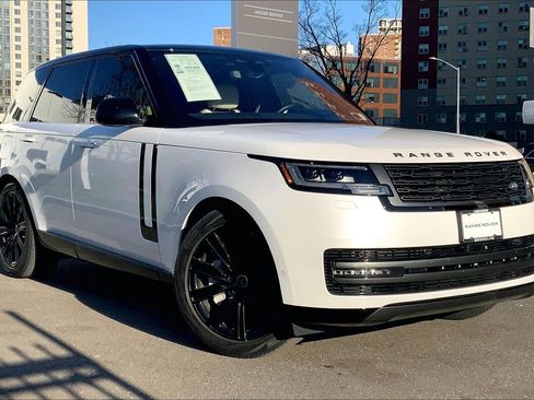 Used 2023 Land Rover Range Rover SE image 7