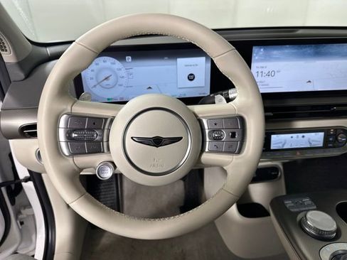 Used 2025 Genesis GV60 Advanced image 14