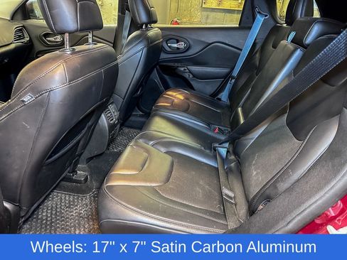 Used 2020 Jeep Cherokee Latitude Plus image 12