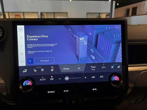 Used 2024 Lexus GX 550 w/ Accessory Package (31) image 20