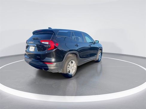 Used 2024 GMC Terrain SLE image 8